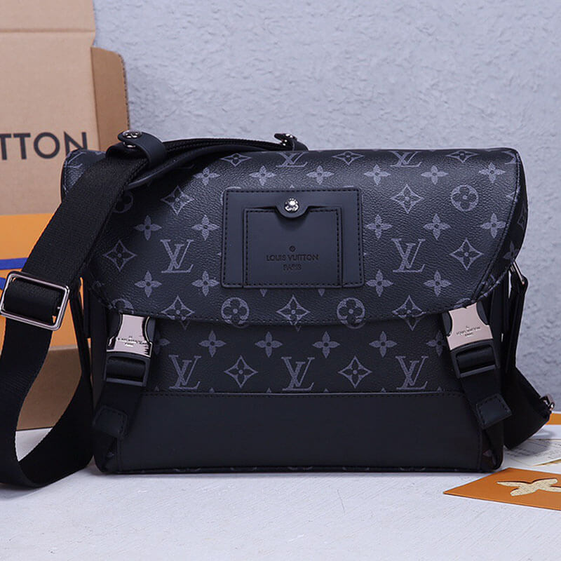 LV Messenger PM Voyager Bag 