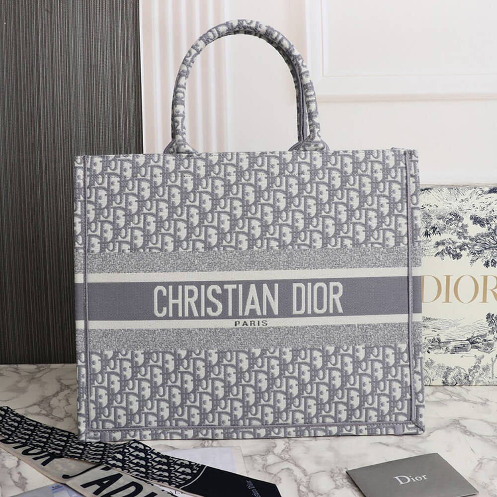 large D*or book tote