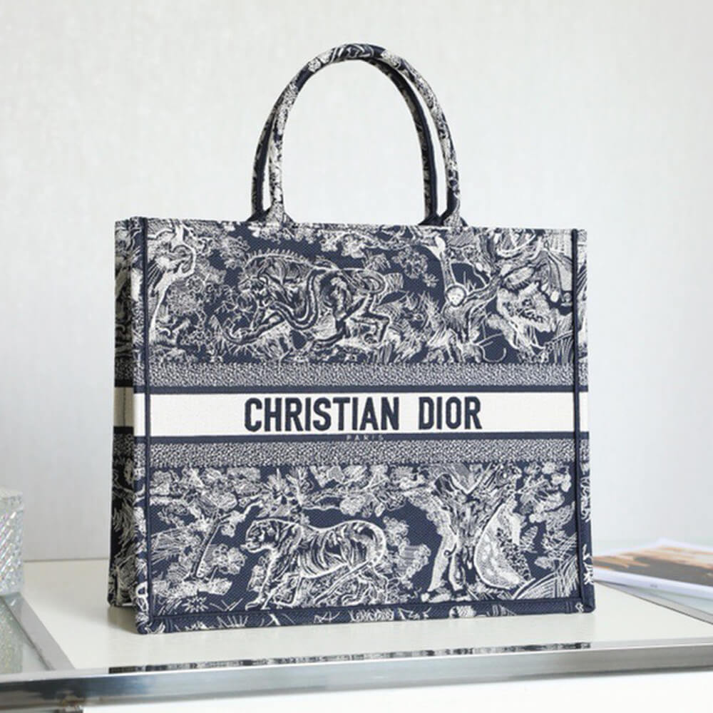 large D*or book tote