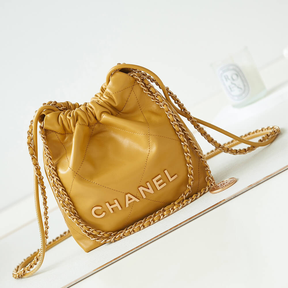 CHANEL 22 MINI HANDBAG 