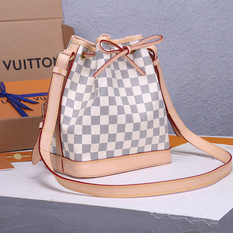 LV Noe Bucket Bag 