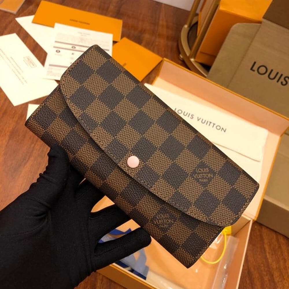 l**is V*t*n emilie wallet