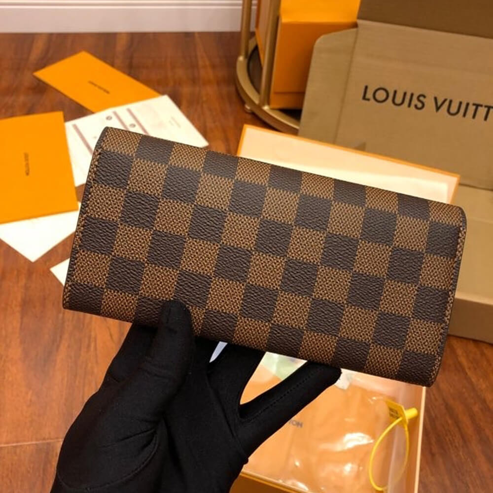 l**is V*t*n emilie wallet