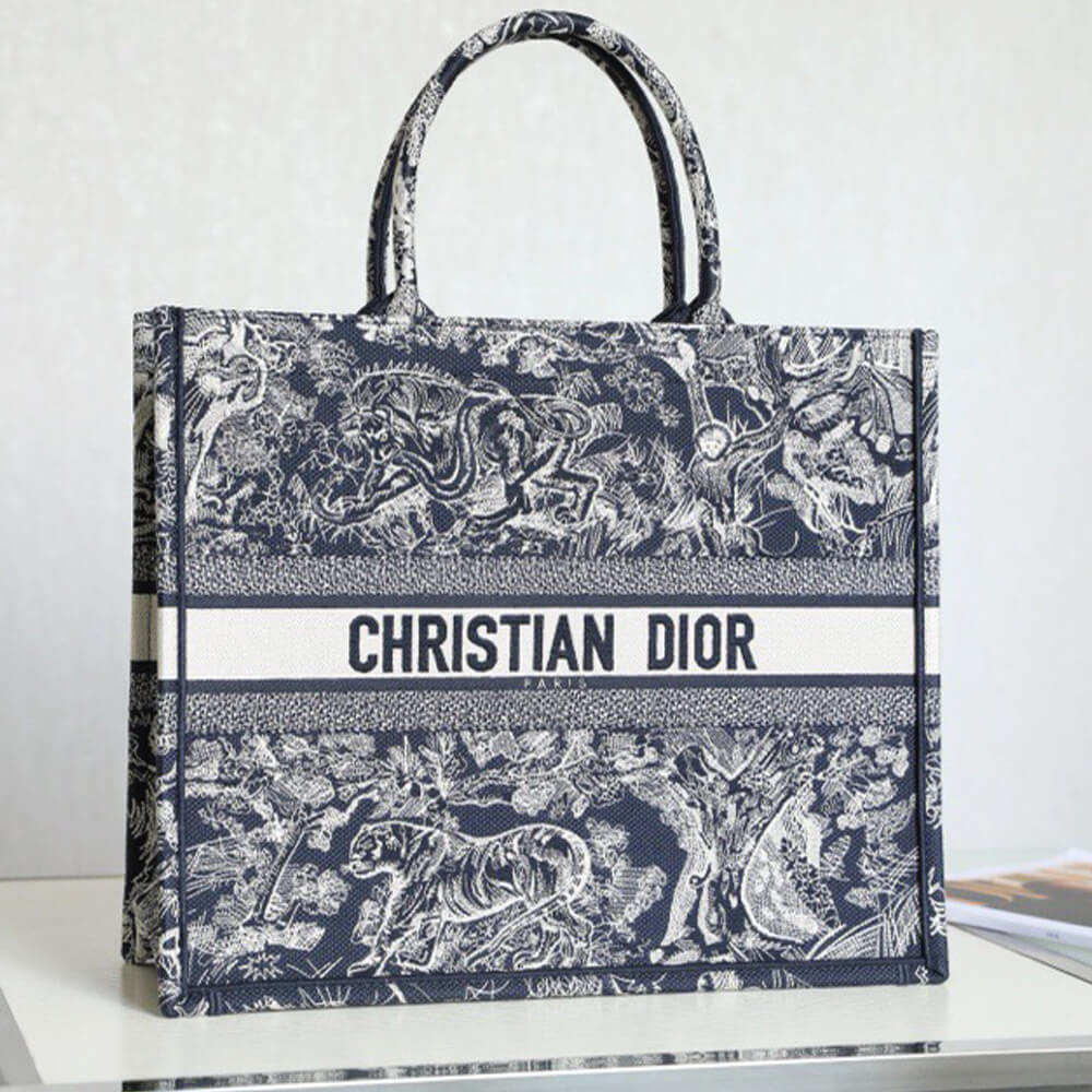 large D*or book tote