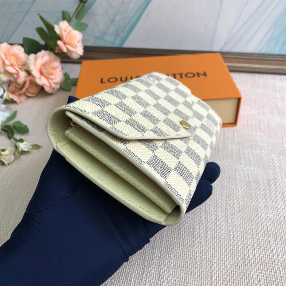 Louis Vuitton Sarah Wallet 