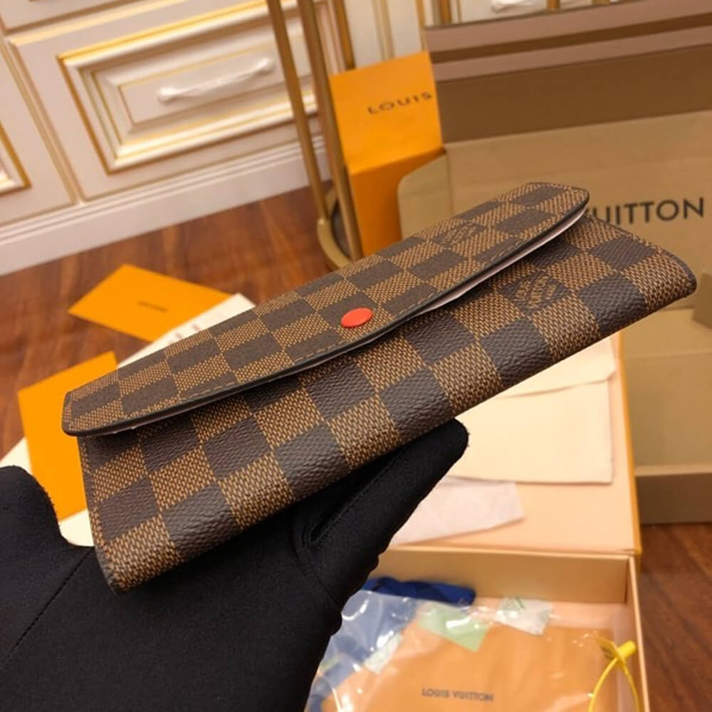 l**is V*t*n emilie wallet