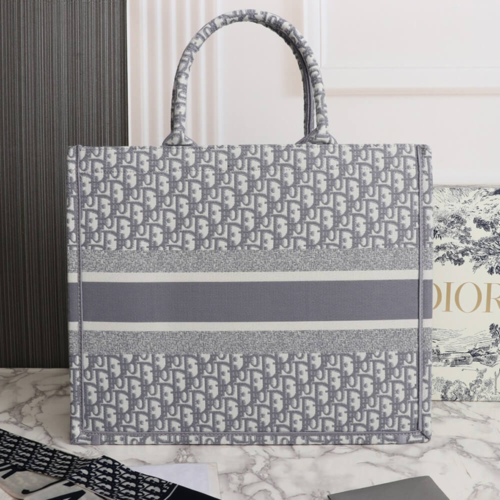 large D*or book tote