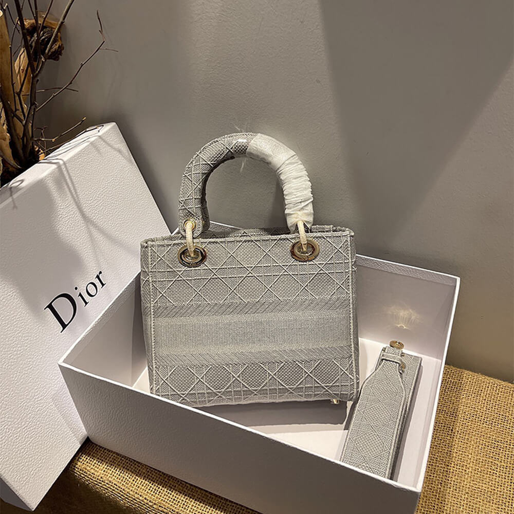 DIOR MEDIUM LADY D-LITE BAG 