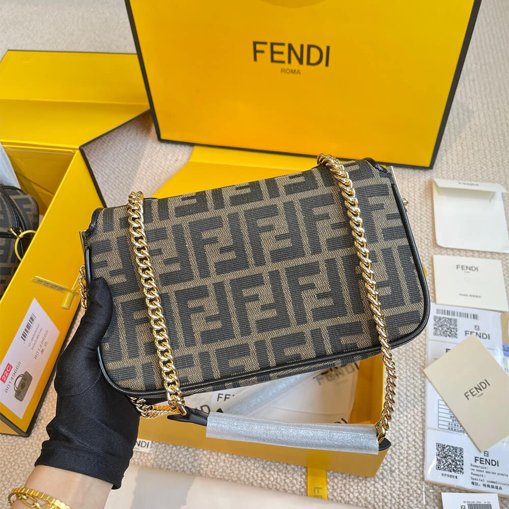 Fendi Baguette Chain Midi 