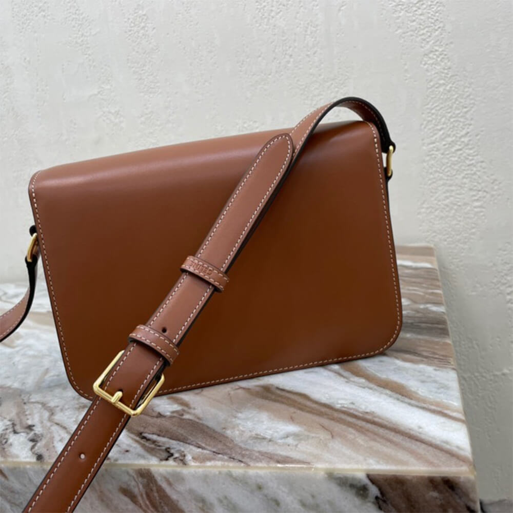 Ce**e classique triomphe bag in calfskin