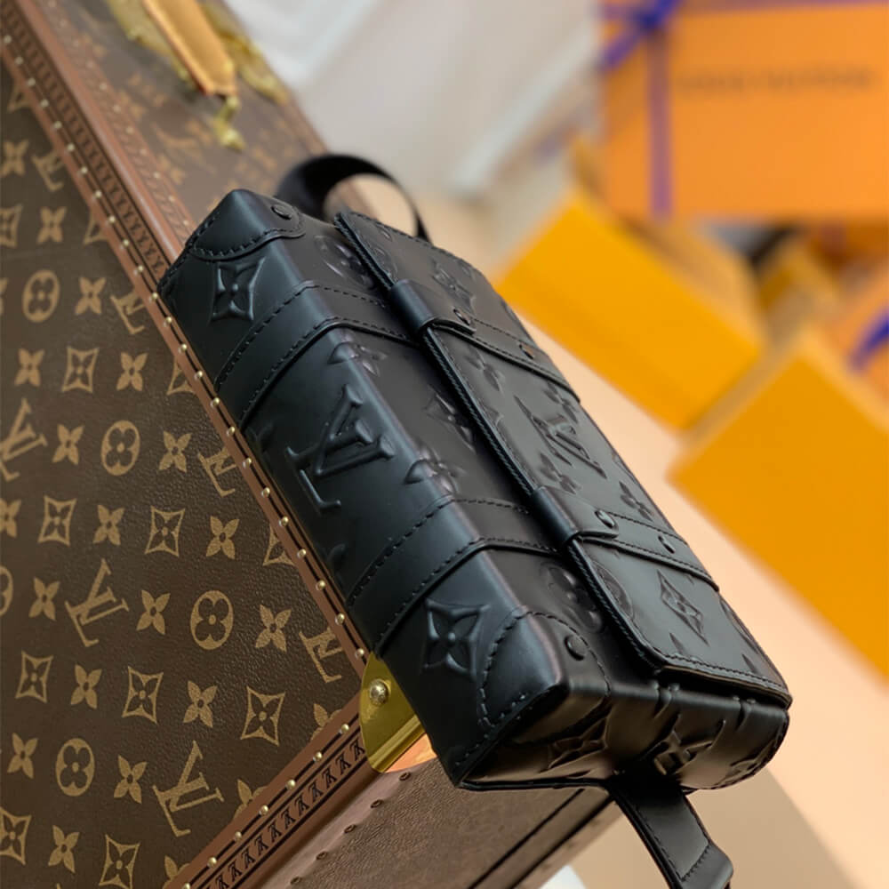 LV TRUNK SLINGBAG 