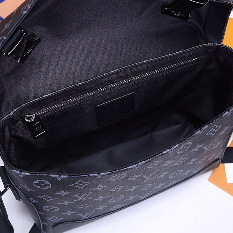 LV Messenger PM Voyager Bag