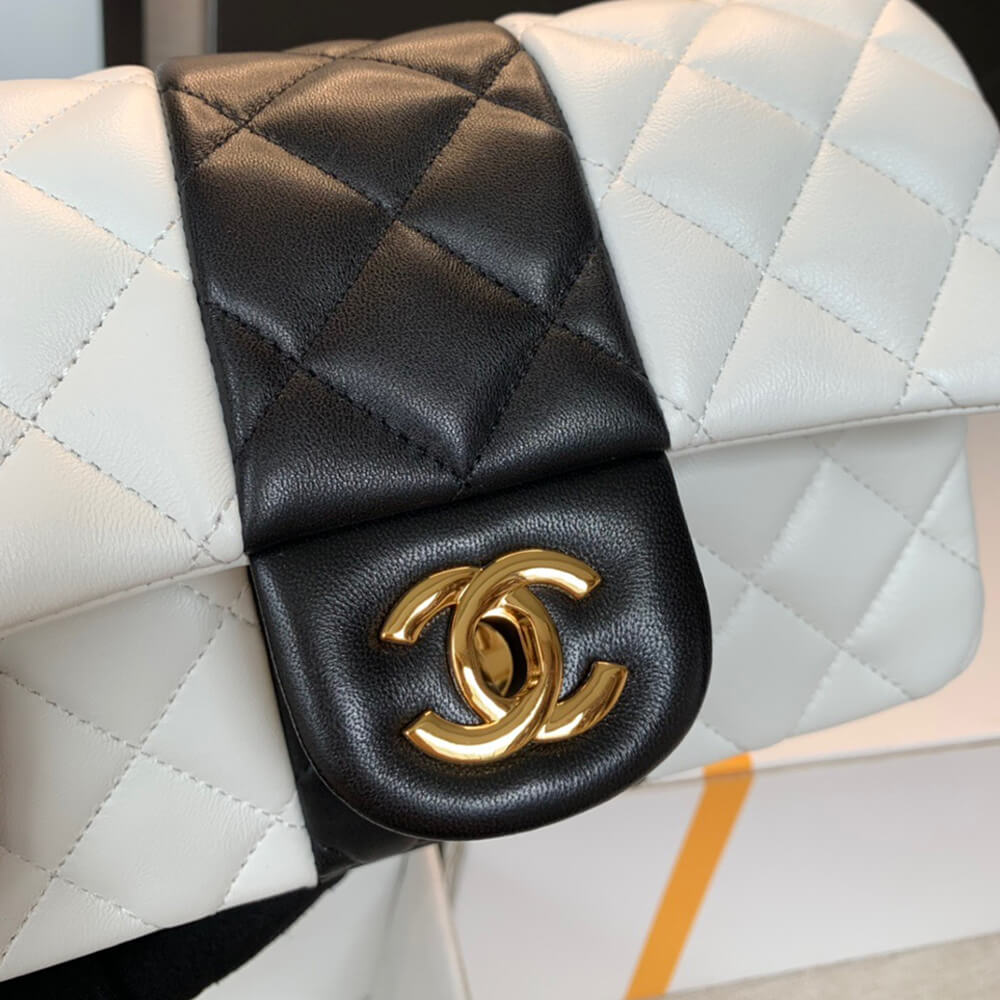 CHANEL MINI FLAP BAG 