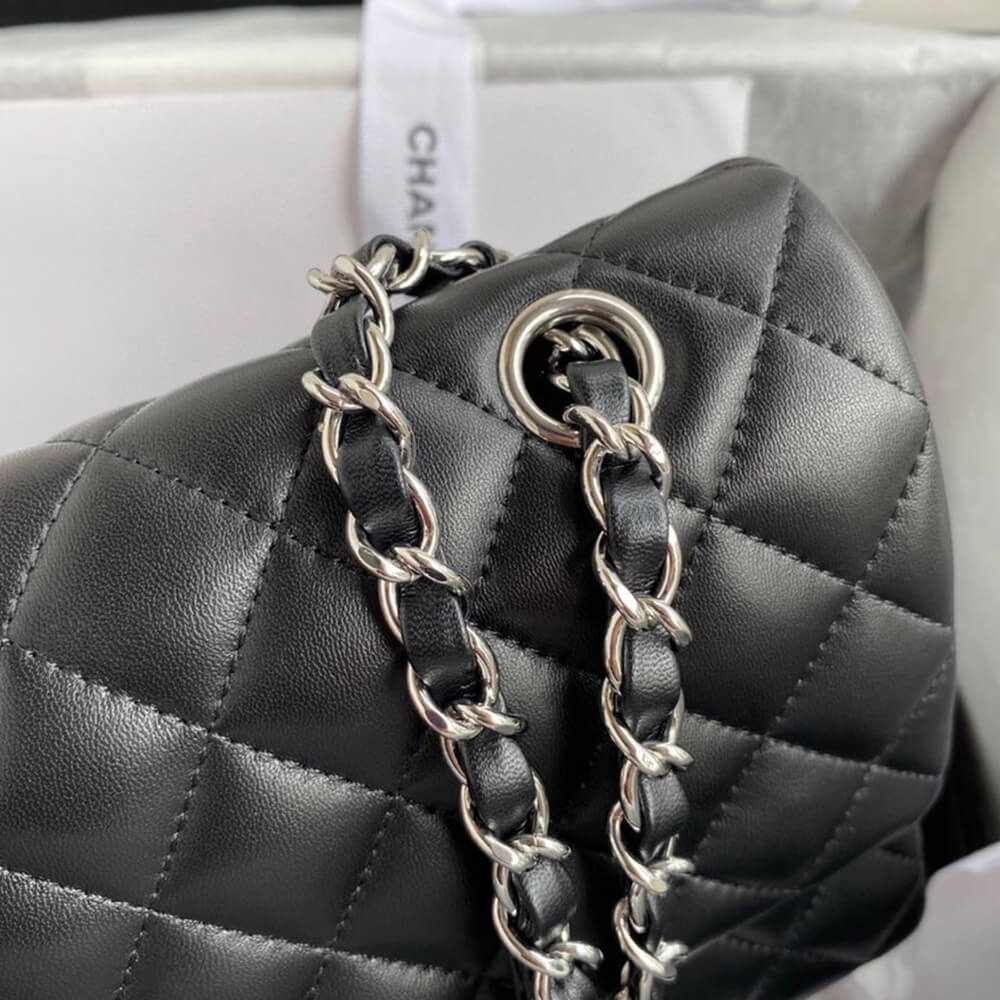 CHANEL CLASSIC HANDBAG 