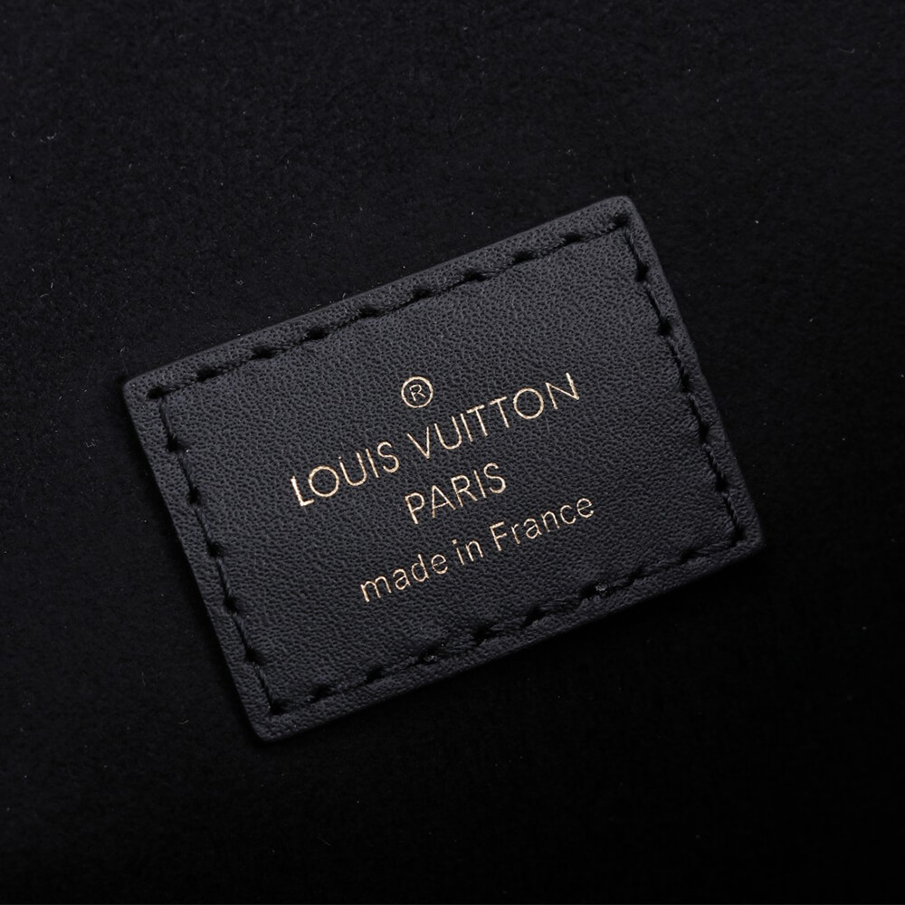 LV Pochette Métis