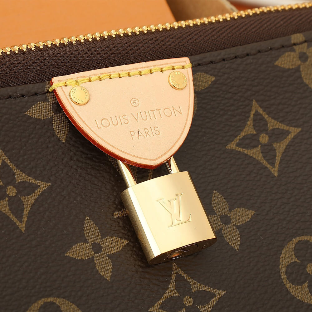 LV Pochette Tirette