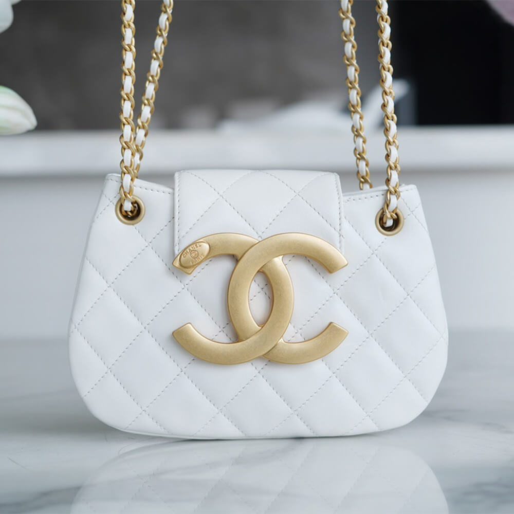 CHANEL Logo Round underarm bag 