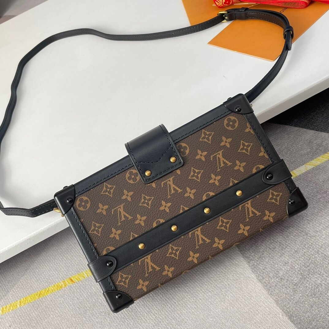 LV Petite Malle