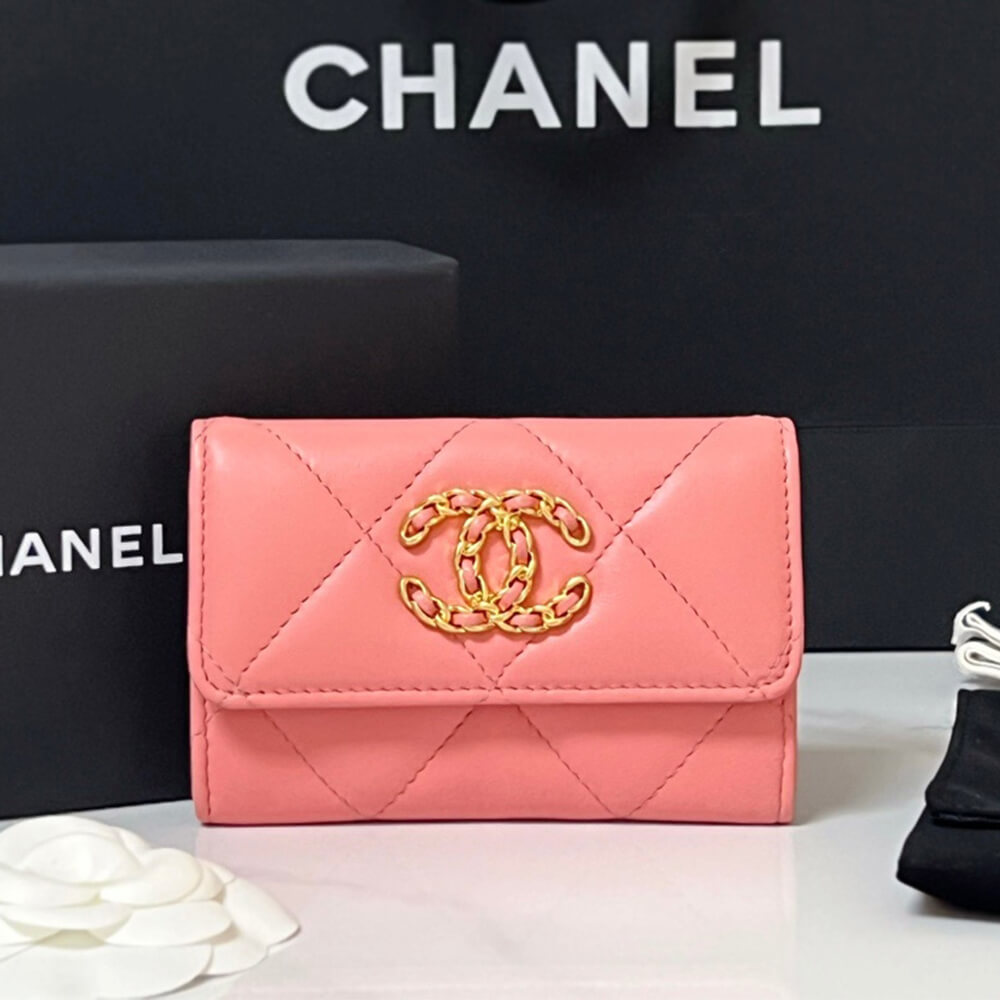 Chanel 19 flap card holder 