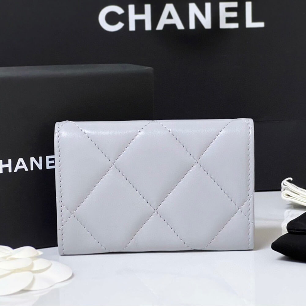 Chanel 19 flap card holder 