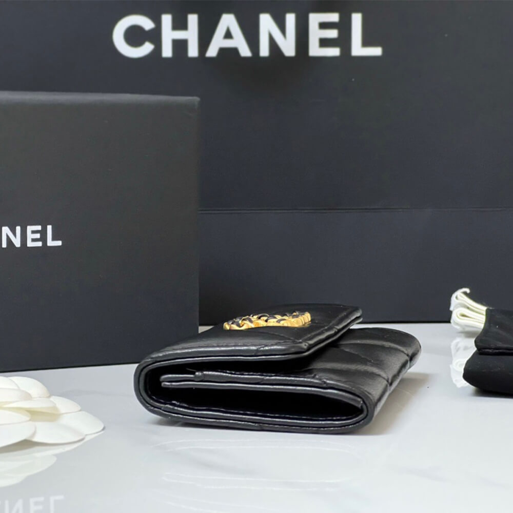 Chanel 19 flap card holder 